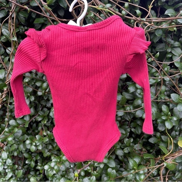 2 Piece Baby Girl Onsie/Pant Set Flutter Sleeves & Elastic Waist - Picture 4 of 9